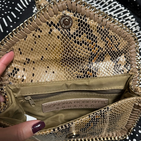 Sondra Roberts Beige and Gold Snake Print Crossbody - Picture 3 of 3